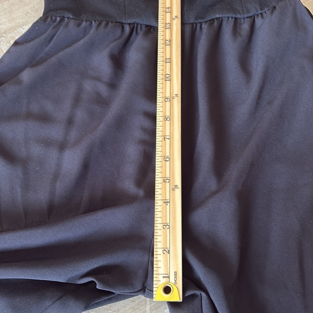 GUESS Black Jumpsuit Strapless Smoked Back Pockets Size Large - Picture 6 of 10